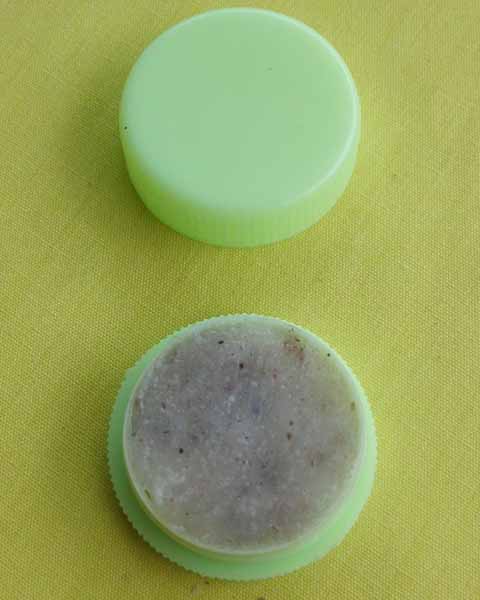 สีผึ้งมหานิยม พระอาจารย์นก วัดเขาบังเหย อ.เทพสถิต จ.ชัยภูมิ 1ตลับ **เคาะเดียว**B**