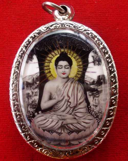 ล็อกเก็ตพระพุทธเจ้าเดินน้ำทองพร้อมตลับ