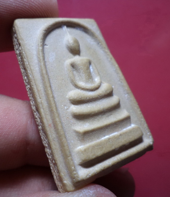 พระสมเด็จหลังสิงห์ วัดกระแจะ จ.ปราจีนบุรี ยุคต้นไม่ทราบปีสวยครับ