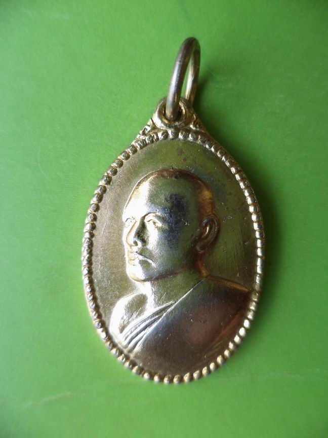 หลวงพ่อแพ วัดพิกุลทอง สิงห์บุรี เคาะเดียวครับ