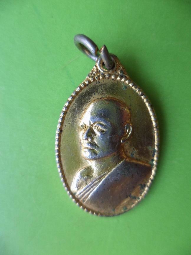 หลวงพ่อแพ วัดพิกุลทอง สิงห์บุรี เคาะเดียวครับ