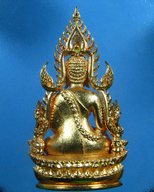 พระพุทธชินราช รุ่นจอมราชันย์ พิมพ์แต่งฉลุลอยองค์เนื้อโลหะชุบ นาก No.469
