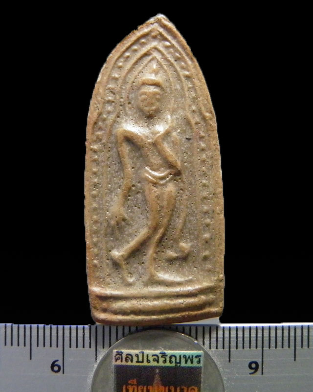 พระลีลาพิมพ์ข้างเม็ด เนื้อว่านสบู่เลือด หลังตอก จ พระเก่า ไม่ทราบที่