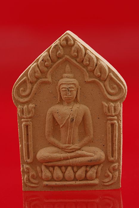พระขุนแผนพิมพ์ใหญ่ หลวงปู่ทิม วัดระหารไร่ รุ่นมงคลศิลาฤกษ์ ปี 2537 กล่องเดิม