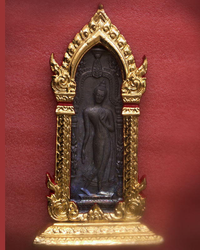 พระบูชากำแพงศอก หลวงพ่อขอม วัดไผ่โรงวัว จ.สุพรรณบุรี พ.ศ. 2505 เนื้อตะกั่ว พร้อมซุ้มตั้งบูชา (11)