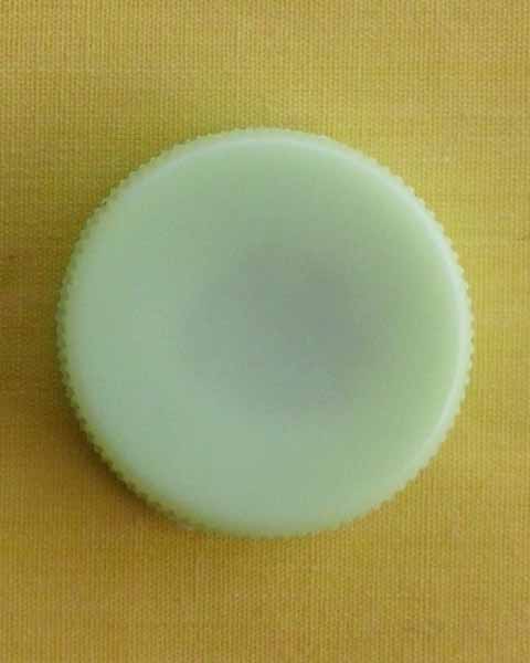 สีผึ้งมหานิยม พระอาจารย์นก วัดเขาบังเหย อ.เทพสถิต จ.ชัยภูมิ 1ตลับ **เคาะเดียว**M**