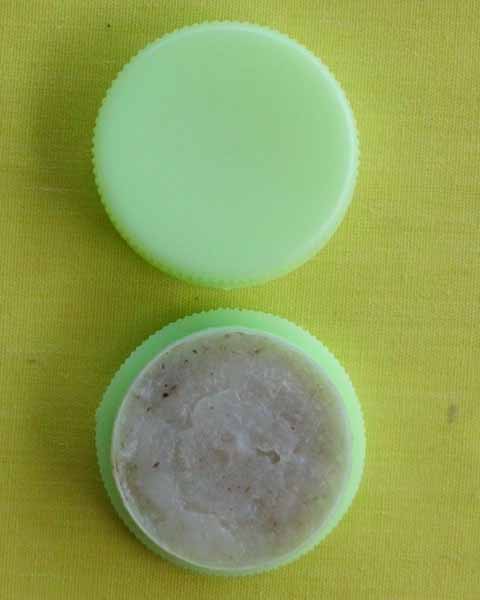 สีผึ้งมหานิยม พระอาจารย์นก วัดเขาบังเหย อ.เทพสถิต จ.ชัยภูมิ 1ตลับ **เคาะเดียว**M**