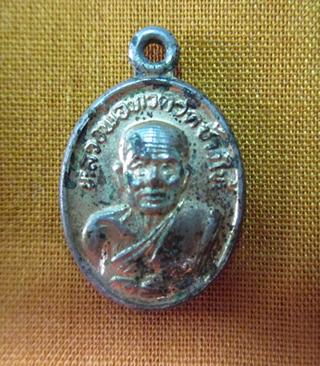เคาะเดียว หลวงปู่ทวด วัดช้างให้ เม็ดแตงลงยา ปี22 นิยม 