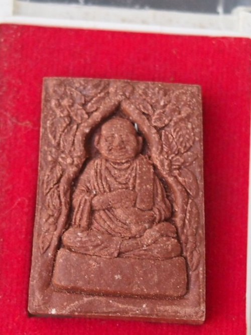 ***เคาะเดียวแดง***พระผงรูปเหมือนหลวงปู่ทวด-หลวงสมเด็จโต (พร้อมกล่องเดิม)
