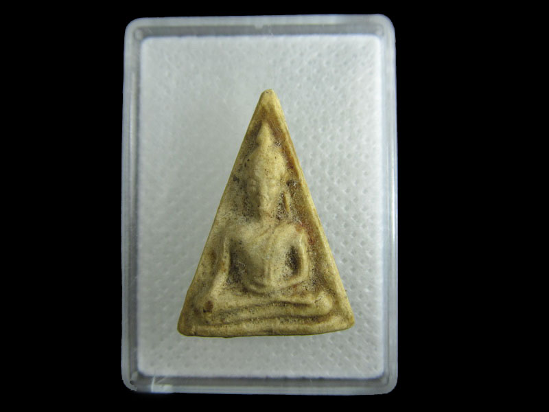  พระนางพญา เนื้อผงน้ำมัน ไม่ทราบวัดครับ..เริ่ม20บาท/.(30/04/56-41)