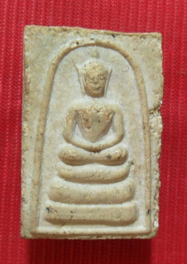 พระสมเด็จยันต์จม(รุ่นเสาร์๕)หรือรุ่น2 หลวงพ่อฑูรย์ วัดโพธิ์นิมิตร ปี ๒๕๑๒ เนื้อผงเก่ารุ่นแรกผสมครับ