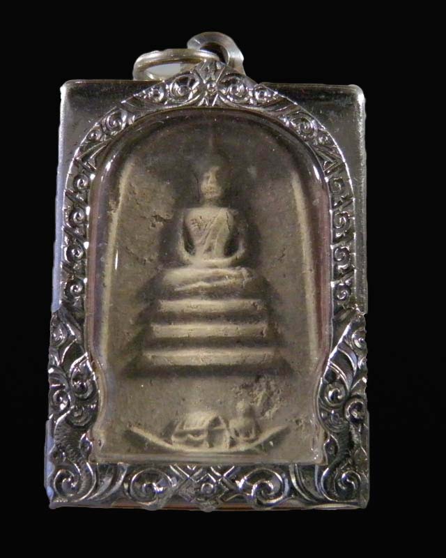 พระสมเด็จแจวเรือจ้าง หลวงพ่อฑูรย์ วัดโพธินิมิตร ตลาดพลู กรุงเทพ ปี 2512 สภาพสวย เริ่มจะหายากแล้วครับ