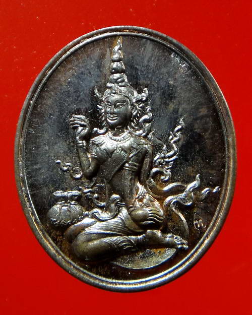 เหรียญแม่นางกวักจินดามณีทรงเครื่องเทวดา หลวงพ่อทรง วัดศาลาดิน ปี49 เนื้อนวะโลหะ 