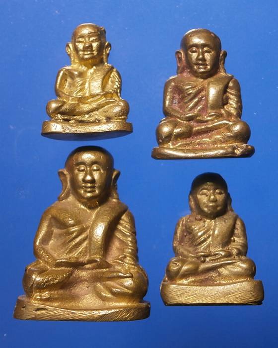 +++เริ่มต้น100บาท+++รูปหล่อหลวงพ่อเงิน ไม่ทราบที่จัดมา 4 องค์ครับ
