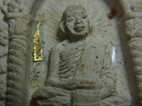พระผงรูปเหมือน หลวงปุ่ทิม ฝังตะกรุด 2ดอก มงคลศิลาฤกษ์ ปี 37........องค์ที่2