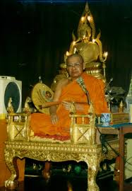 @@เคาะเดียวแดง@@สติกเกอร์ หลวงพ่อฤาษีลิงดำ มีคาถาเงินล้าน และยันต์เกราะเพชร