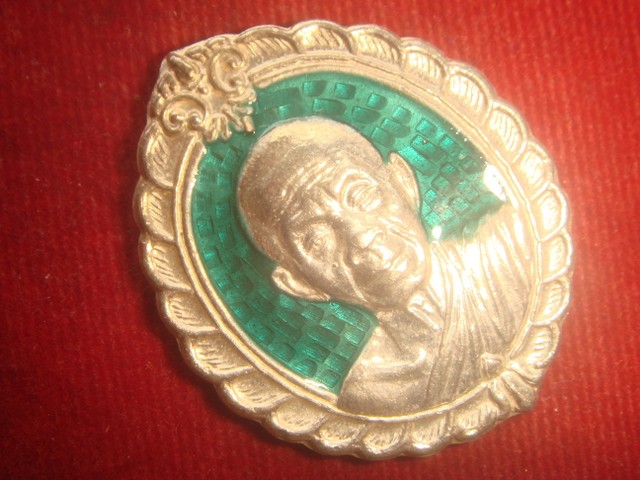 เหรียญหลวงพ่อคูณ รุ่น สก.ศูยน์ศิลปชีพบางไทรจัดสร้างปี2536 เนื้อเงินลงยาสีเขียว สภาพสวยมาพร้อมกล่อง.