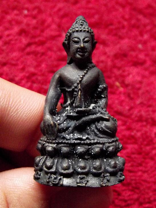 พระกริ่ง หลวงปูุ่บุดดา ถาวโร วัดกลางชูศรีเจริญสุข ก้นเงิน กริ่งดัง
