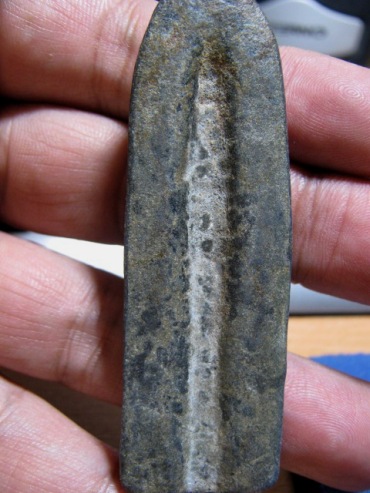 พระร่วงยืนหลังรางปืน เนื้อชินเขียว จ.สุโขทัย พอสวย 