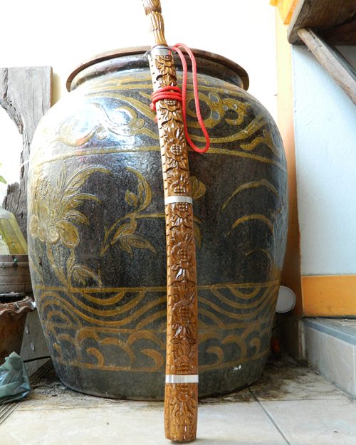 เเดงเดียวมีดดาบแกะลายไม้สักเล่มที่2สวยๆ
