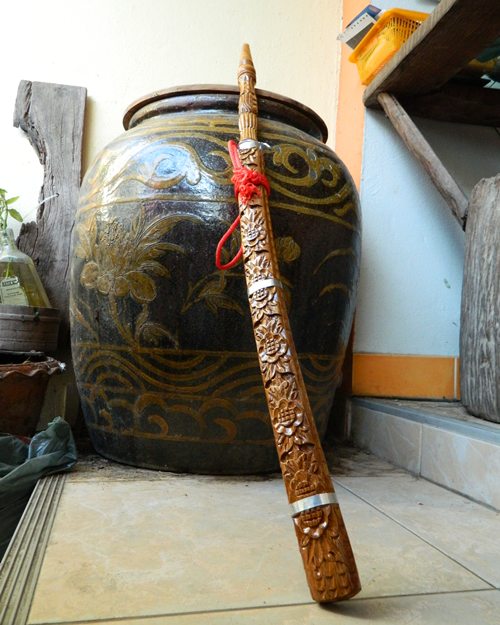 เเดงเดียวมีดดาบแกะลายไม้สักเล่มที่2สวยๆ