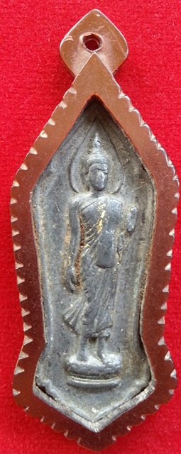 เหรียญพระพุทธ 25ศตวรรษ....เนื้อชินตะกั่ว ปี2500 เลี่ยมเก่าครับ