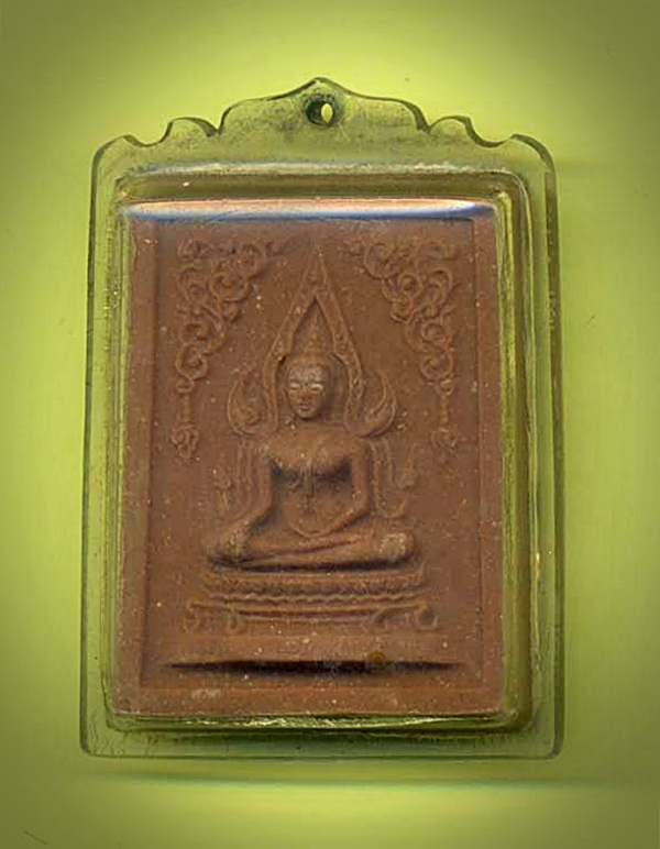 พระพุทธเนื้อผงน้ำมันเลี่ยมเก่าแท้ๆๆไม่ทราบที่ครับ