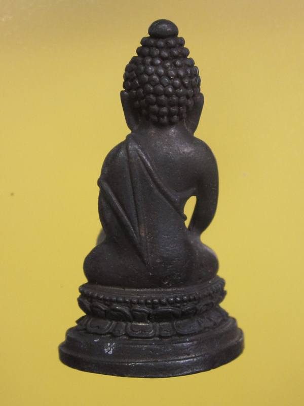 พระกริ่ง ภ.ป.ร ในหลวง ครบ 6 รอ บ 72 พรรษา กล่องเดิม......K5