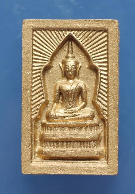 > พระสมเด็จแหวกม่านทาทอง หลังพระแม่ธรณีบีบมวยผม หลวงปู่หมุน ออกวัดซับลำใย