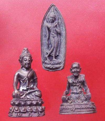 หลวงปู่บุดดา พระกริ่ง รูปเหมือน พระลีลา(นวะก้นเงิน)มหาเศรษฐี 101ปี วัดกลางชูศรีเจริญสุข กล่องเดิม