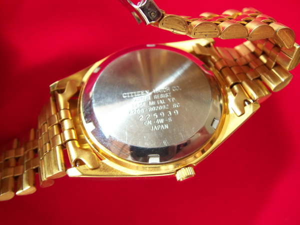 นาฬิกา CITIZEN เรือนทองขอบหยัก (สภาพสวย ไร้ริ้วรอยใดๆ เหมือนของใหม่ๆ)