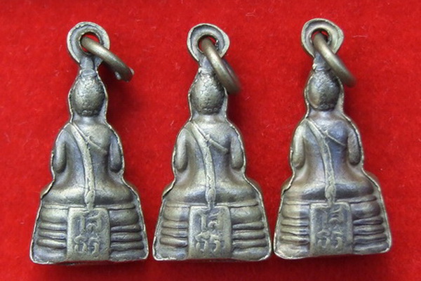 พระกริ่งมีหู ล.พ.โสธร ปี 2512 จำนวน 3 องค์