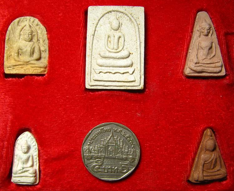 **ชุด 5 องค์ เบญจบารมี หลวงพ่อเกษม ปี 36 ได้ 5 องค์ เคาะะเดียวแดง**BI81