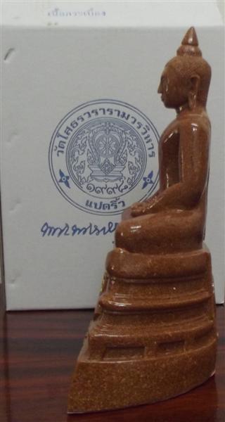 "หลวงพ่อโสธร เนื้อกระเบื้องหลังคาโบสถ์" หน้าตักพระ ๕ นิ้ว ฐานกว้าง ๗ นิ้ว สูง ๙ นิ้ว #A5