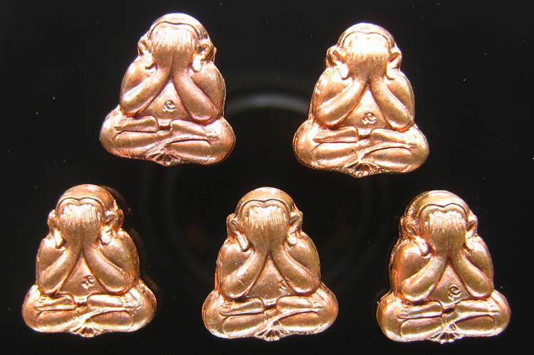 **ทีเดียว 5 องค์ พระปิดตาหลังรูปเหมือน หลวงพ่อเกษม เขมโก เนื้อทองแดง สวยๆ เคาะเดียวแดง**BU31
