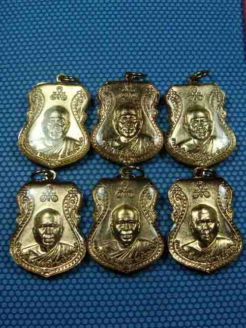 วัดใจ..6 เหรียญ 6 สี ครบชุดครับ เหรียญเสมาหลวงพ่อทวดปี 22 ลงยา ยันต์ชิด นิยม*