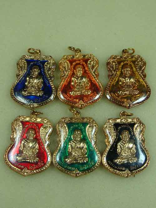 วัดใจ,,6 เหรียญ 6 สี ครบชุดครับ เหรียญเสมาหลวงพ่อทวดปี 22 ลงยา ยันต์ชิด นิยม*