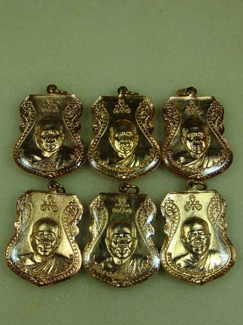 วัดใจ,,6 เหรียญ 6 สี ครบชุดครับ เหรียญเสมาหลวงพ่อทวดปี 22 ลงยา ยันต์ชิด นิยม*