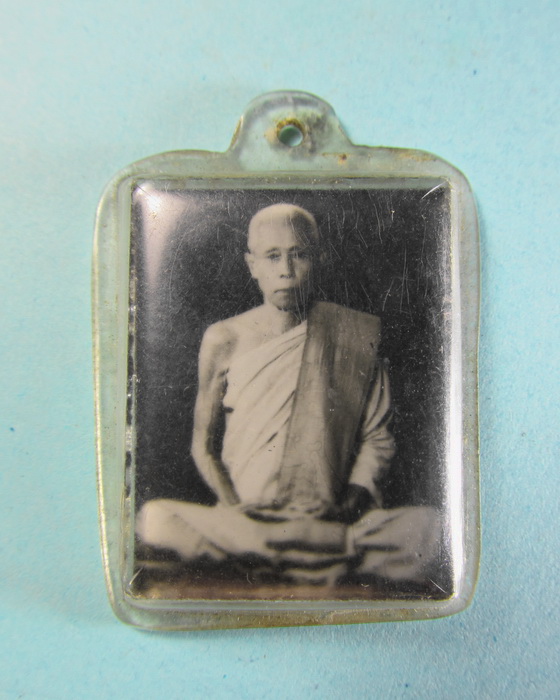 รูปถ่ายเกจิ ไม่ทราบที่ (รูปอัดกระจกสมบรูณ์นะครับ) ..เริ่ม20บาท/.(16/06/56-26)