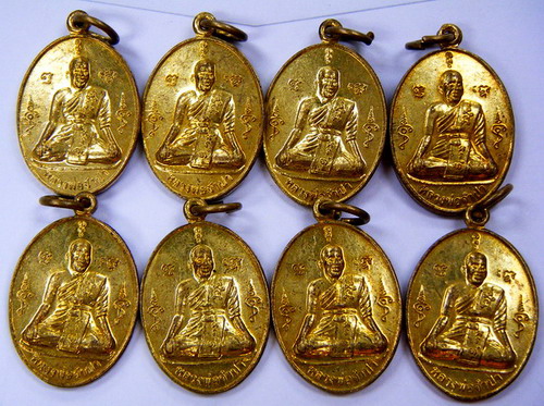 "เคาะเดียว" 150 ฿ เหรียญหลวงพ่อจำปา 8 เหรียญ ออกวัดบุญทวี จ.เพชรบุรี ปี ๔๒ กะหลั่ยทอง