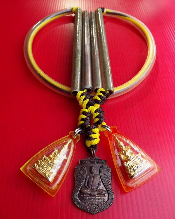 ตะกรุดหลวงปู่เจียม รุ่นทหารพระเจ้าอยู่หัว ชุดใหญ่พระแก้วมรกต 