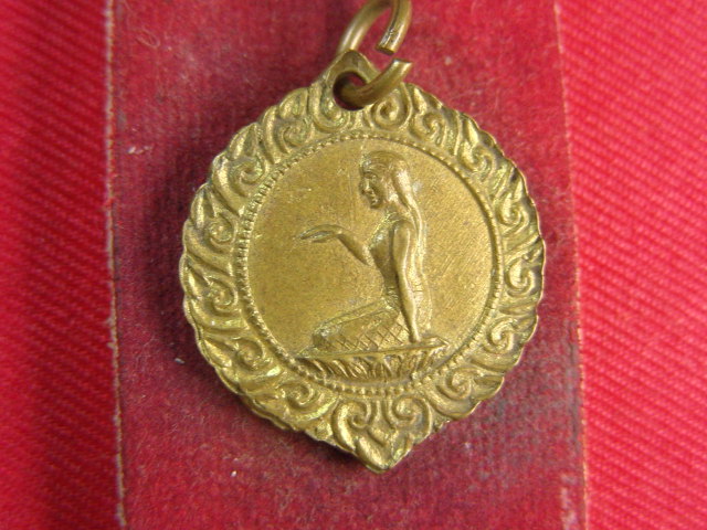 "จ่าสันต์" แดงเคาะเดียว/กำลังหาที่ไปที่มา  ตามรูปครับ