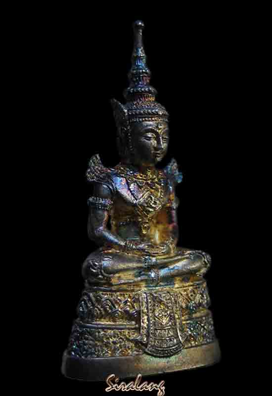 พระแก้วมรกต จัดสร้างโดยกรมสรรพสามิต ปี39 เนื้อเงินลงกากเพชร