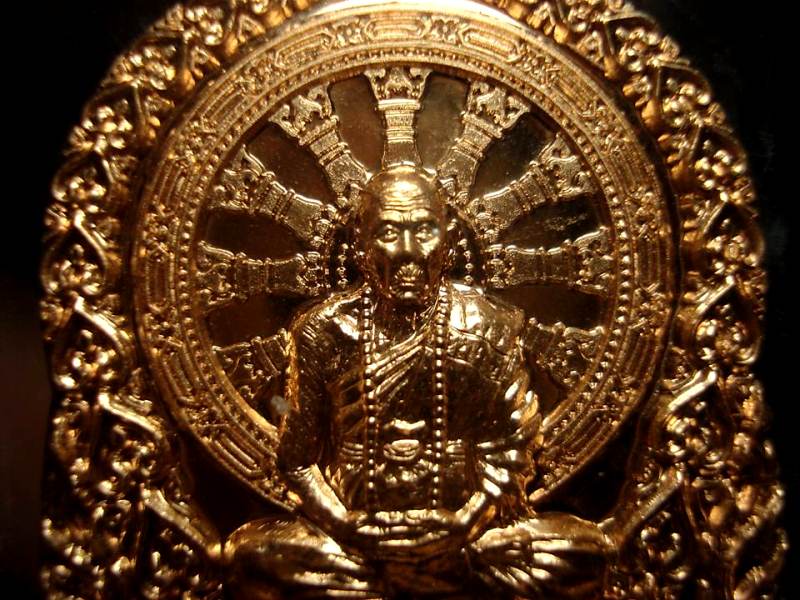 เหรียญบารมีธรรม หลวงปู่คำบุ คุตตจิตโต วัดกุดชมภู จ.อุบลฯ เนื้อทองแดงอัคนี หมายเลข 2459