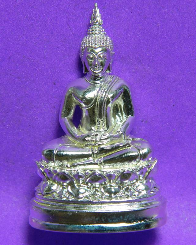 พระพุทธชยันตีปางสมาธิ ฉลองพุทธชยันตี 2600 ปีเนื้อเงิน ปี 2555