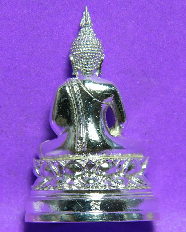 พระพุทธชยันตีปางสมาธิ ฉลองพุทธชยันตี 2600 ปีเนื้อเงิน ปี 2555