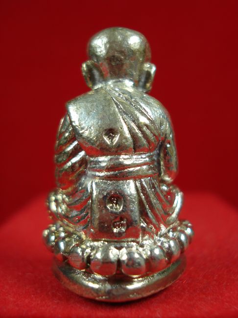 หลวงปู่ทวด ลอยองค์ เนื้อเงิน พระอาจารย์จิ วัดหนองหว้า เคาะแรก
