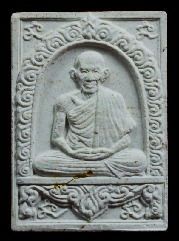 พระล๊อกเก๊ตหลังรูปเหมือนฝังตะกุดทองคำเดิมๆ ครับ