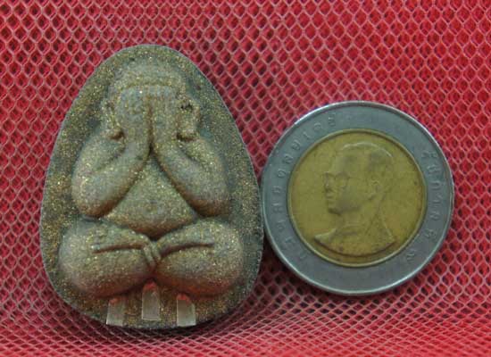 ปิดตานวะมหามงคล แซยิด 76 ปี เนื้อผงใบลาน ตะกรุดเงิน 3 ดอก+โรยผงตะไบพระกริ่งทั้งด้านหน้าและหลัง
