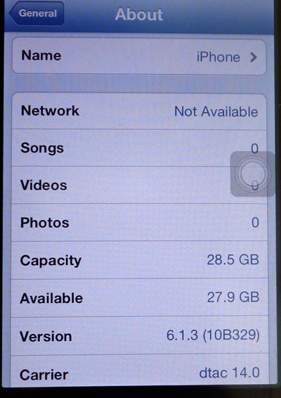 iPhone 4 G ของแท้ สีดำ ขนาด 32 GB ครับ